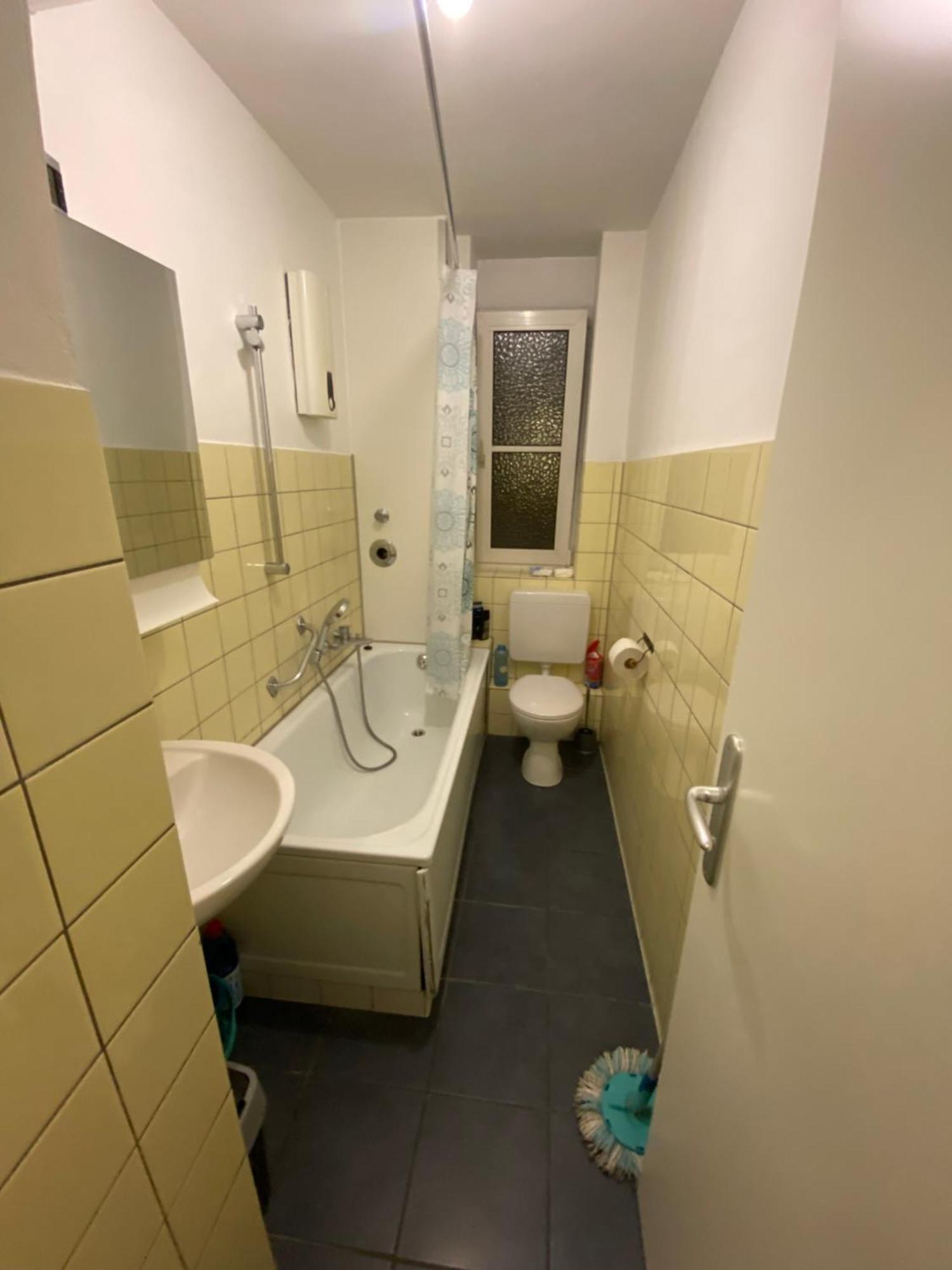 Wiesbaden Mainz Kostheim Bitte Nur Fuer Maennliche Only Men Gaeste المظهر الخارجي الصورة